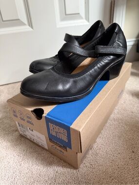 Clarks Black Leather Mary Jane Block Heel Pumps